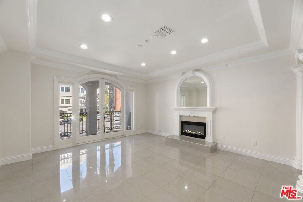 11952 Montana Avenue - Photo 3