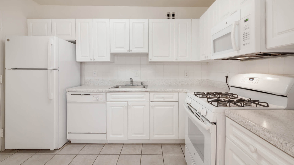 3003 Van Ness St. Nw - Photo 43