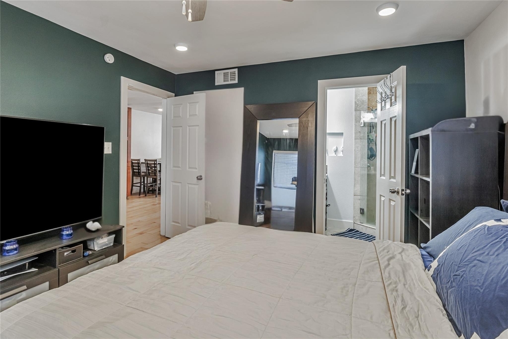 909 Reinli St - Photo 9