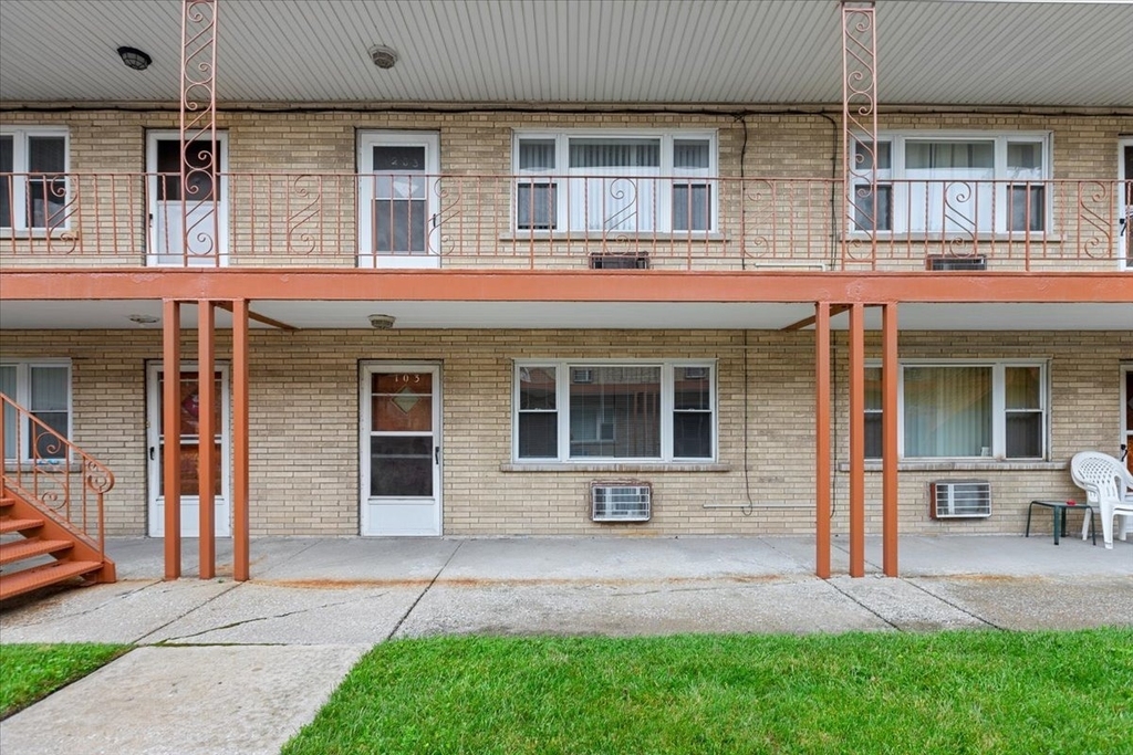 6256 W 64th Place - Photo 2