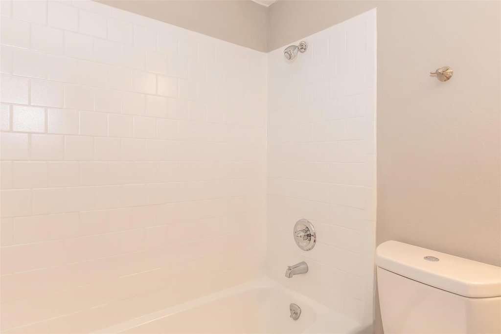 1212 Hampshire Ln - Photo 29
