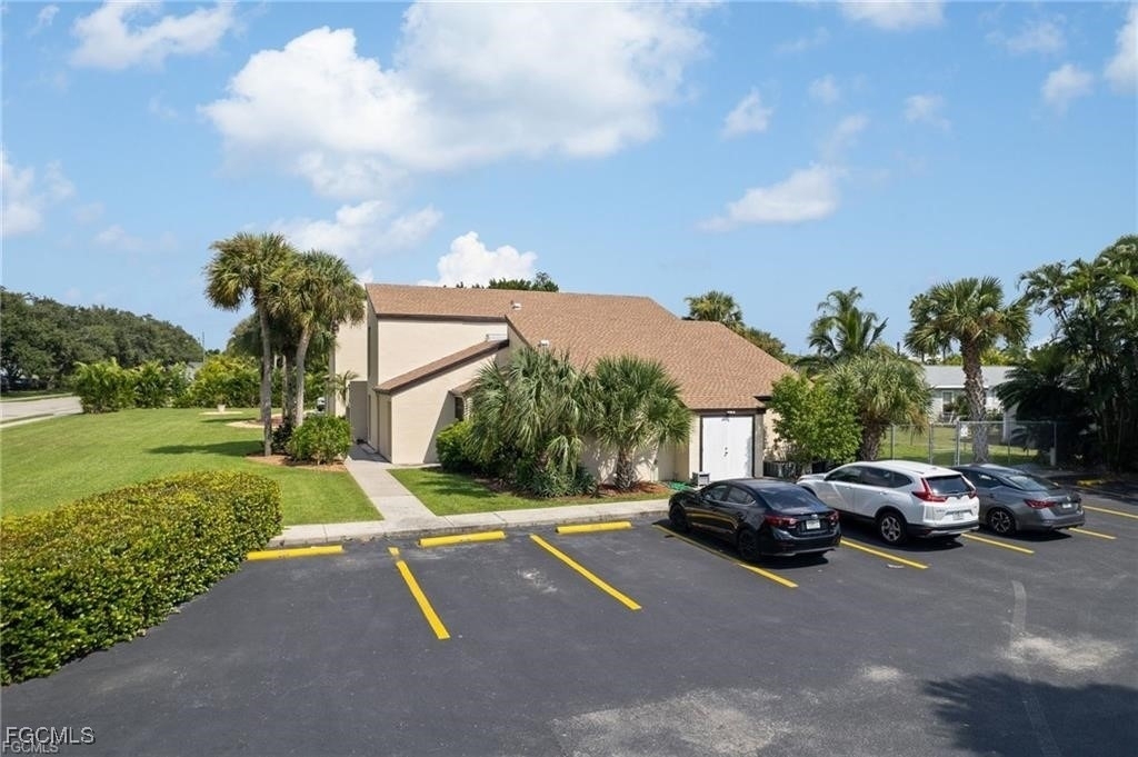 7012 Constitution Boulevard - Photo 3