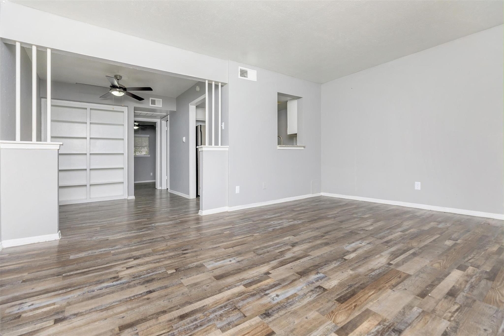 1212 Hampshire Ln - Photo 13