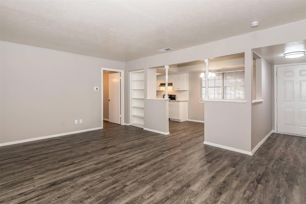 1212 Hampshire Ln - Photo 22