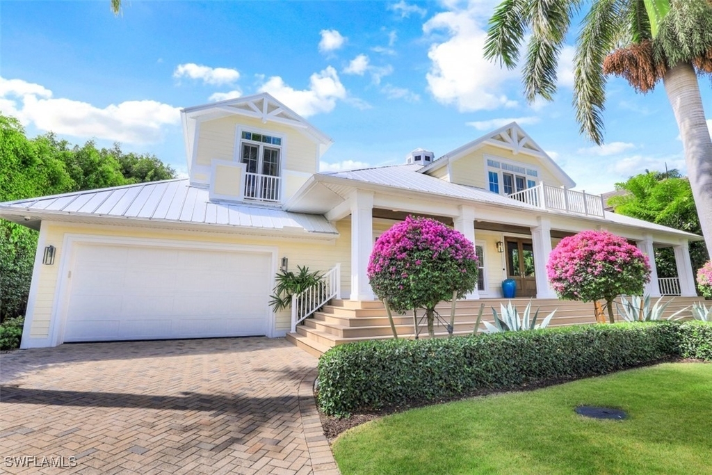 154 4th Avenue N - Photo 3