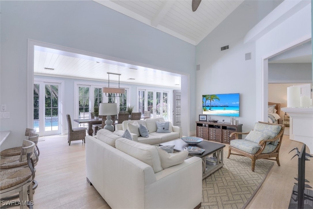 154 4th Avenue N - Photo 9