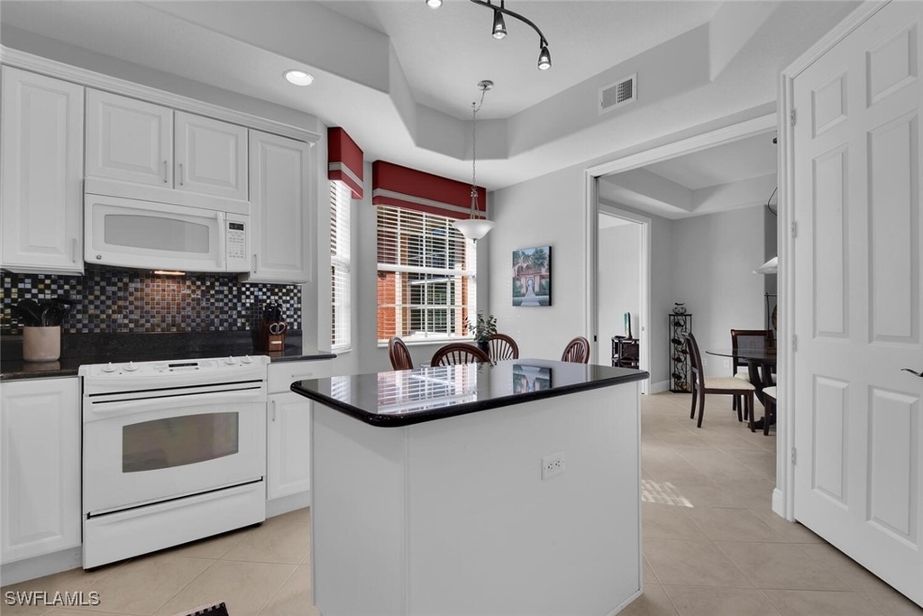 6413 Legacy Circle - Photo 11