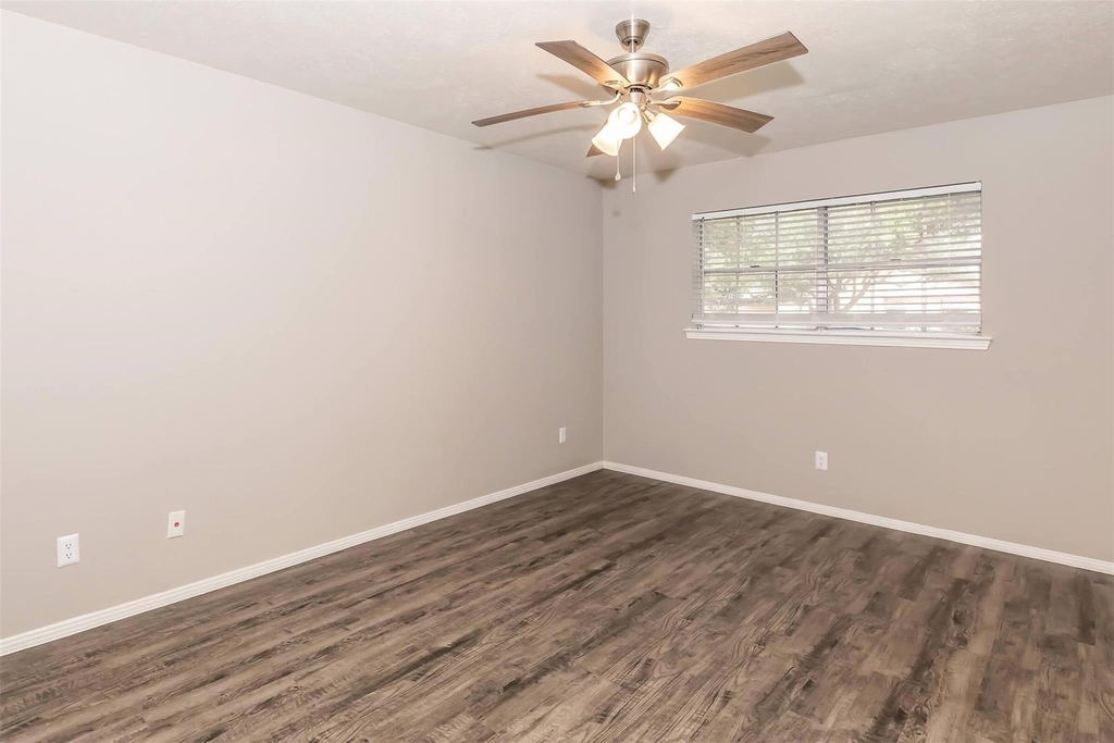 1212 Hampshire Ln - Photo 26