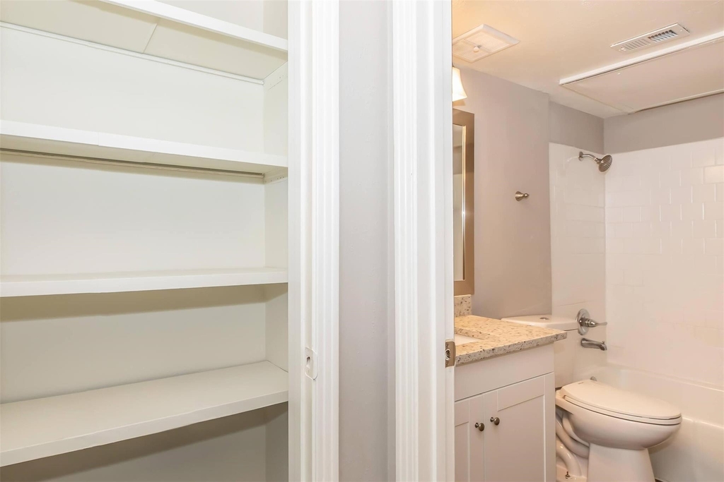 1212 Hampshire Ln - Photo 33