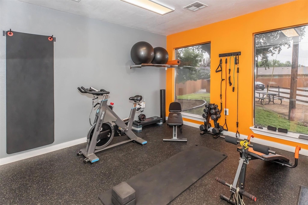 1212 Hampshire Ln - Photo 44