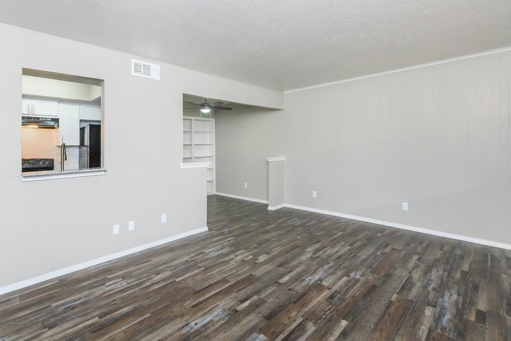 1212 Hampshire Ln - Photo 21