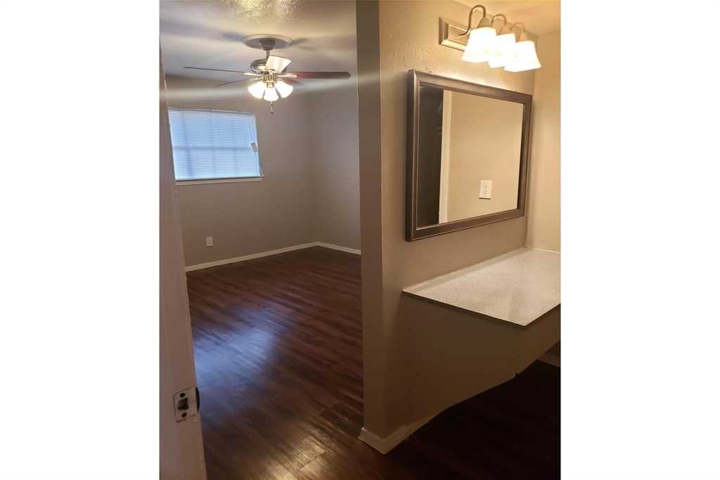 1212 Hampshire Ln - Photo 16