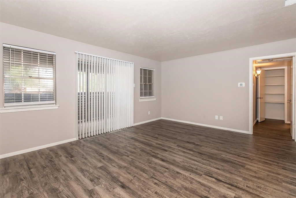 1212 Hampshire Ln - Photo 20