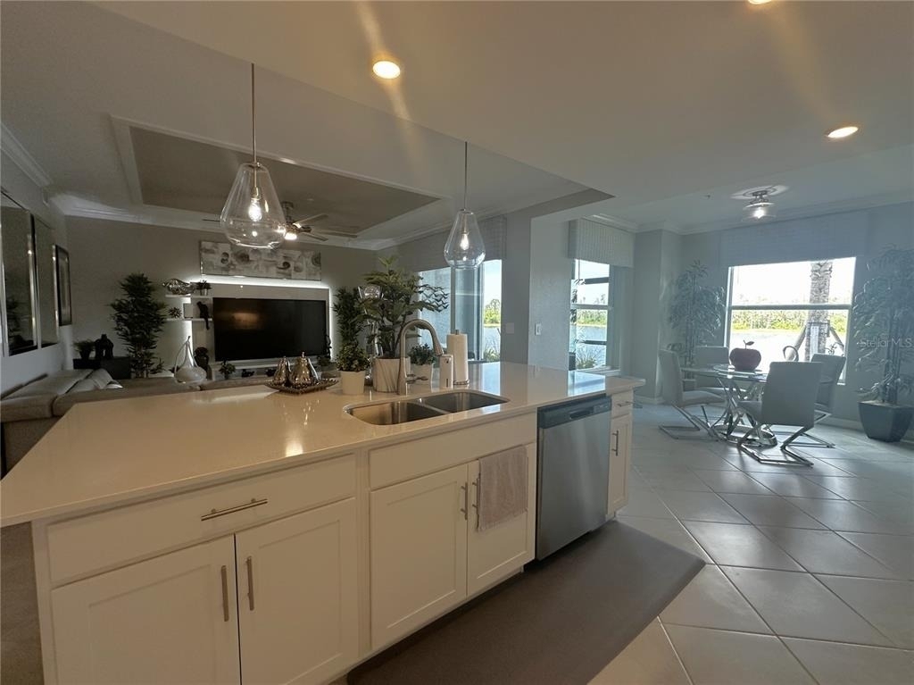 14261 Heritage Landing Boulevard - Photo 7