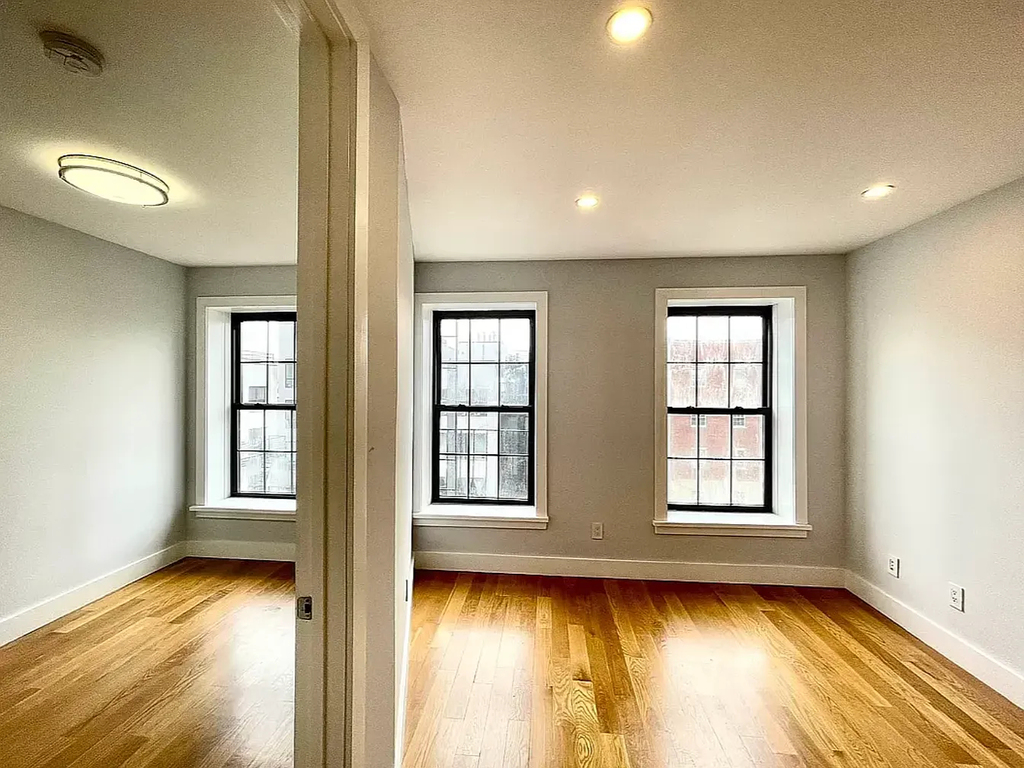 11a Spencer Place - Photo 1
