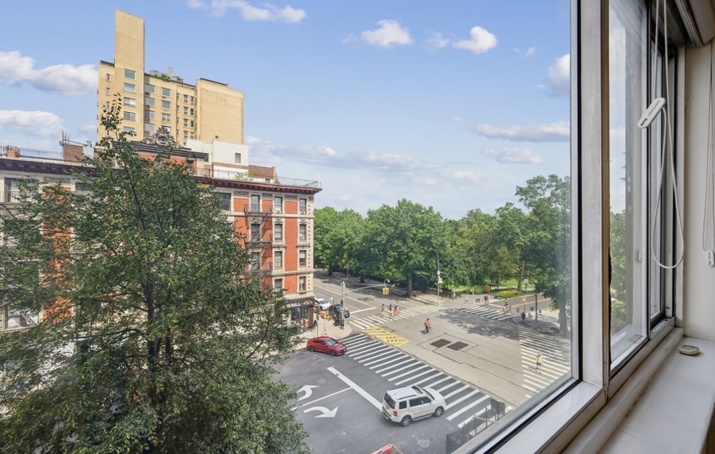 400 Central Park West - Photo 7