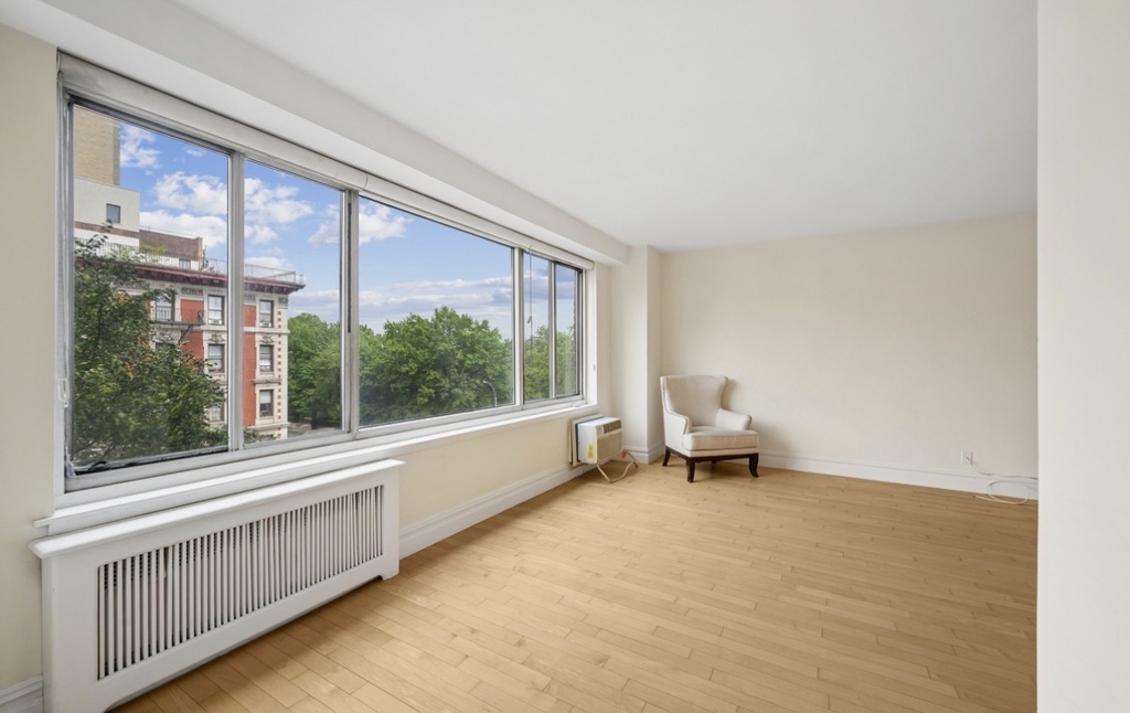 400 Central Park West - Photo 5