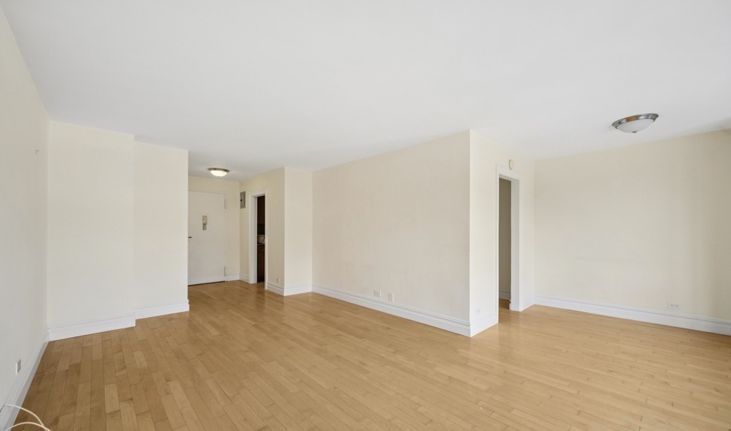 400 Central Park West - Photo 6