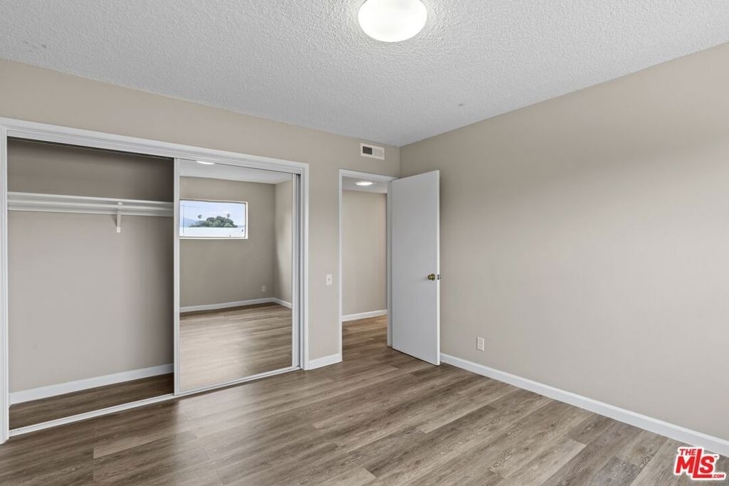 1538 Stanford Street - Photo 3