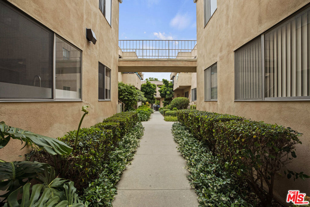 1538 Stanford Street - Photo 15
