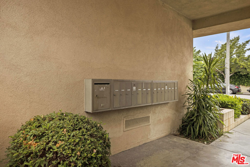 1538 Stanford Street - Photo 16