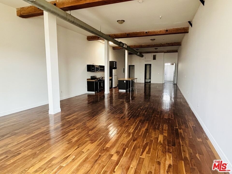 652 Mateo Street - Photo 3