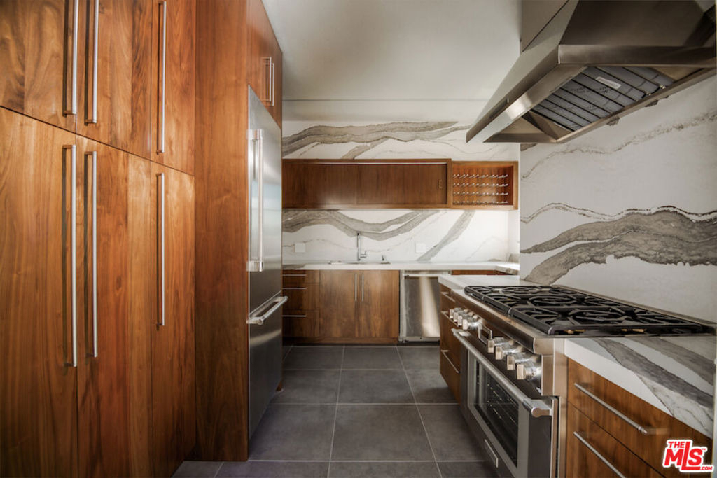 1302 Sweetzer Avenue - Photo 10