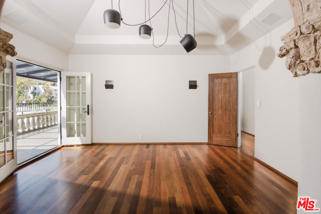 1302 Sweetzer Avenue - Photo 5