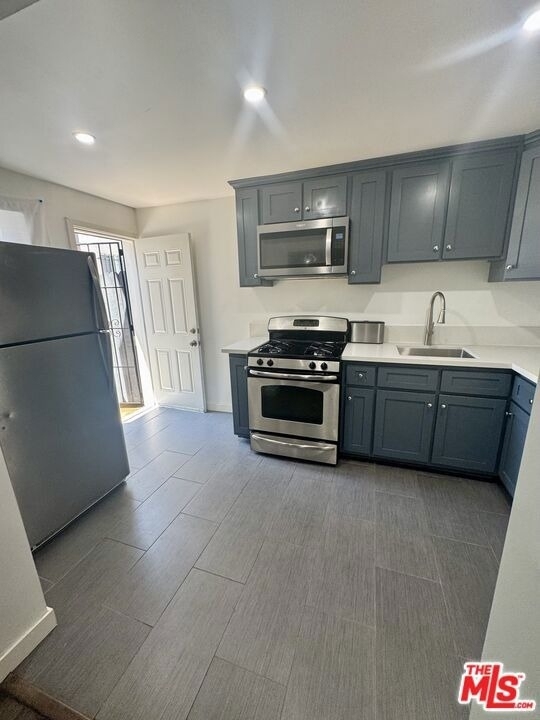 2911 W Florence Avenue - Photo 14
