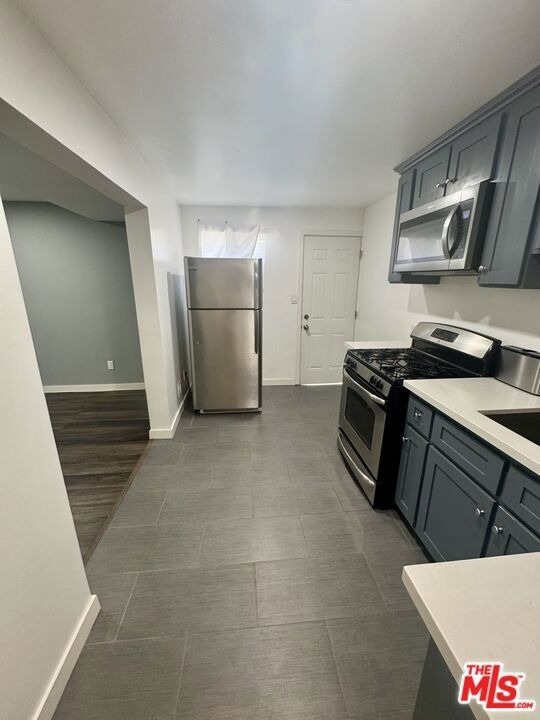 2911 W Florence Avenue - Photo 5