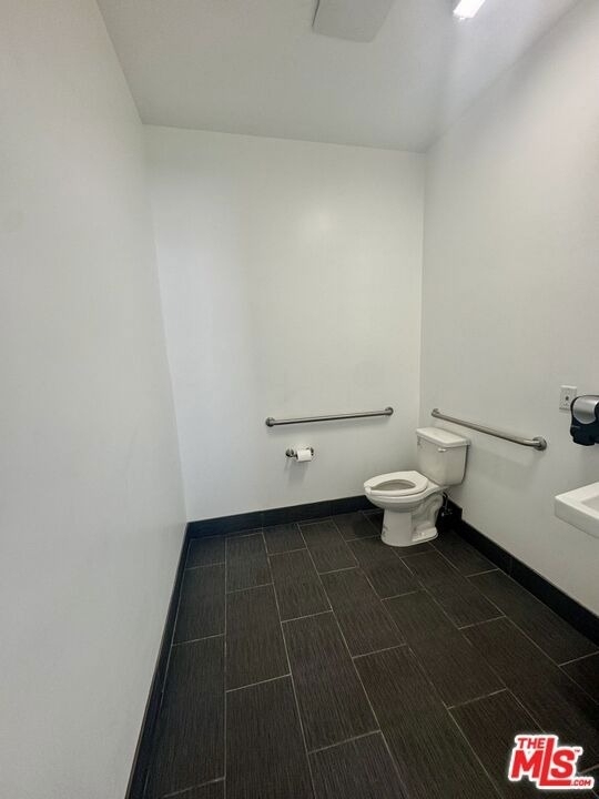 2911 W Florence Avenue - Photo 5