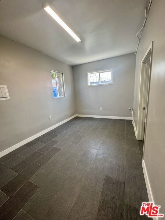 2911 W Florence Avenue - Photo 8