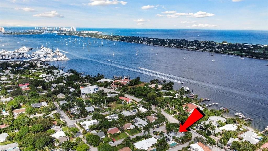 202 32nd Street - Photo 1