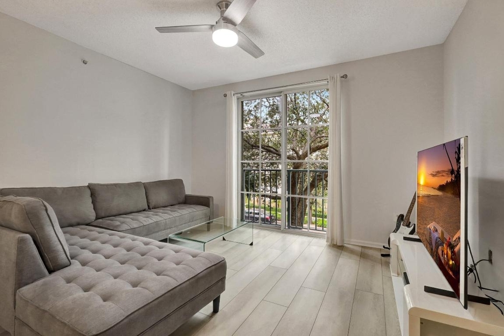 630 S Sapodilla Avenue - Photo 3