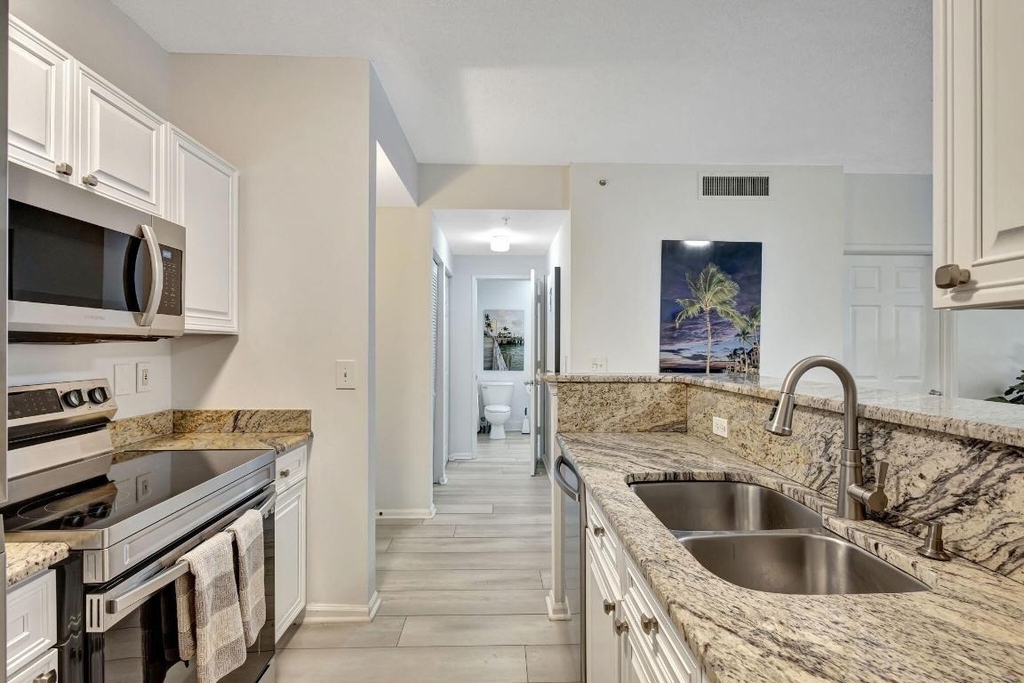 630 S Sapodilla Avenue - Photo 11