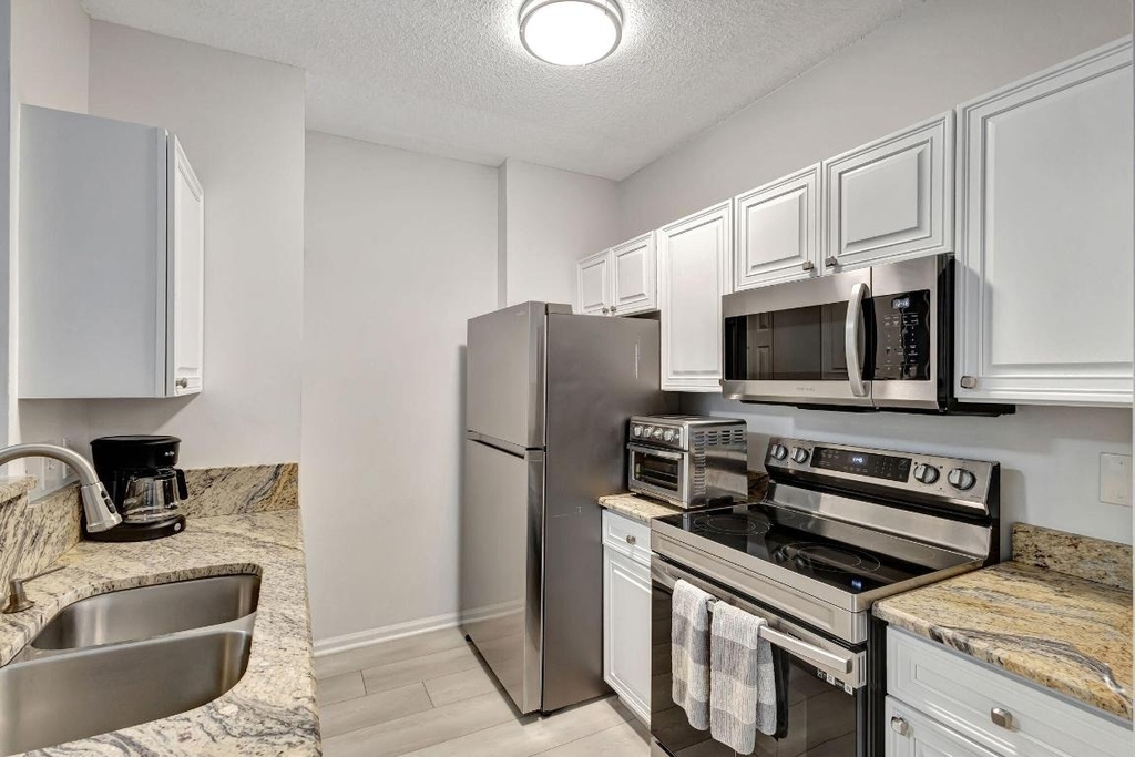 630 S Sapodilla Avenue - Photo 10