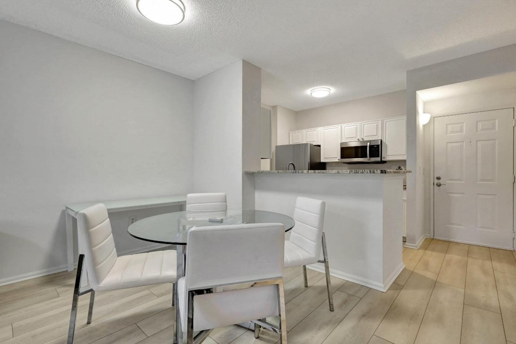 630 S Sapodilla Avenue - Photo 7