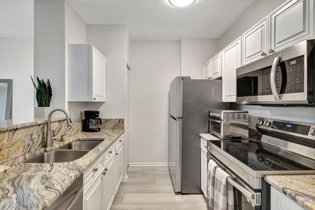 630 S Sapodilla Avenue - Photo 13