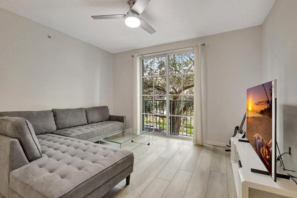 630 S Sapodilla Avenue - Photo 0