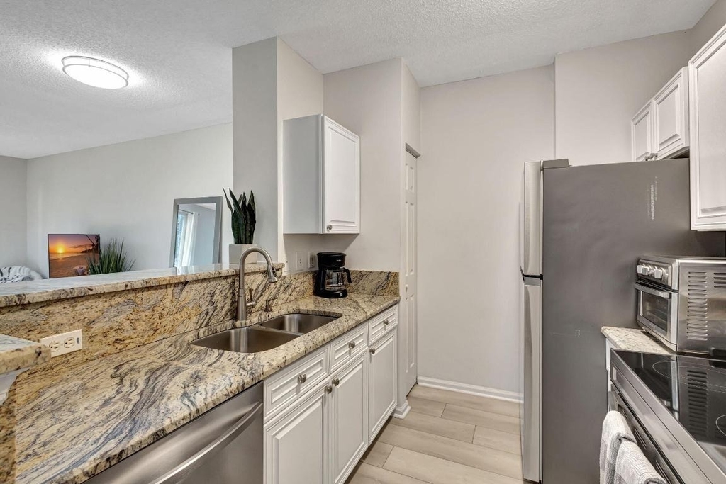 630 S Sapodilla Avenue - Photo 12