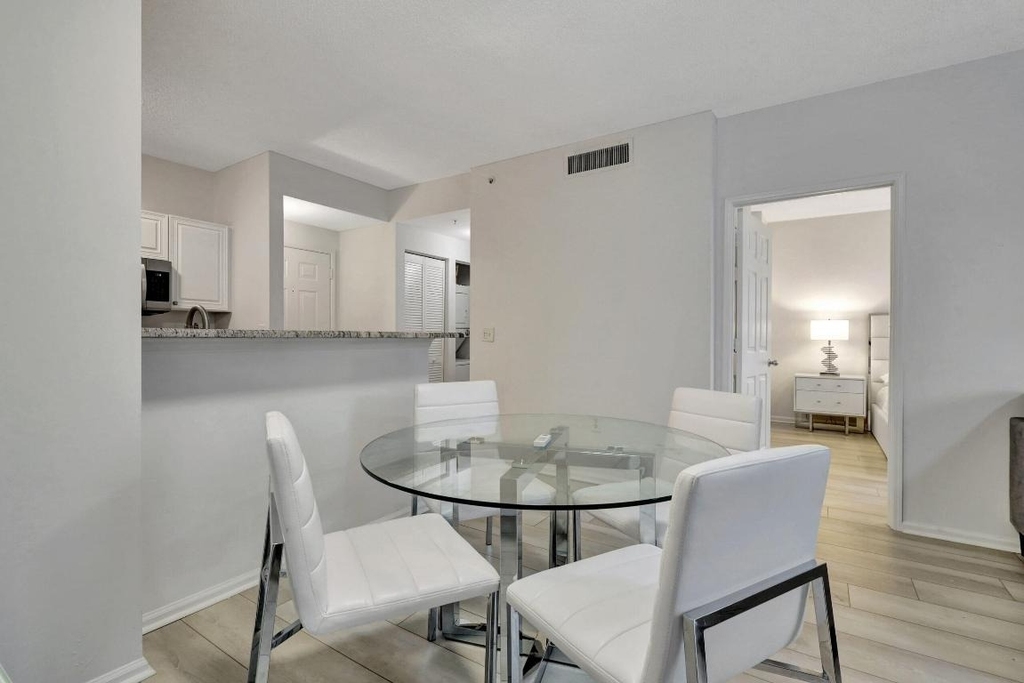 630 S Sapodilla Avenue - Photo 6
