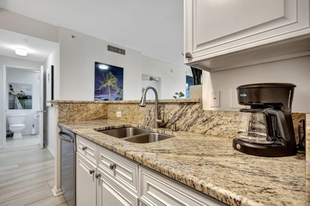630 S Sapodilla Avenue - Photo 14