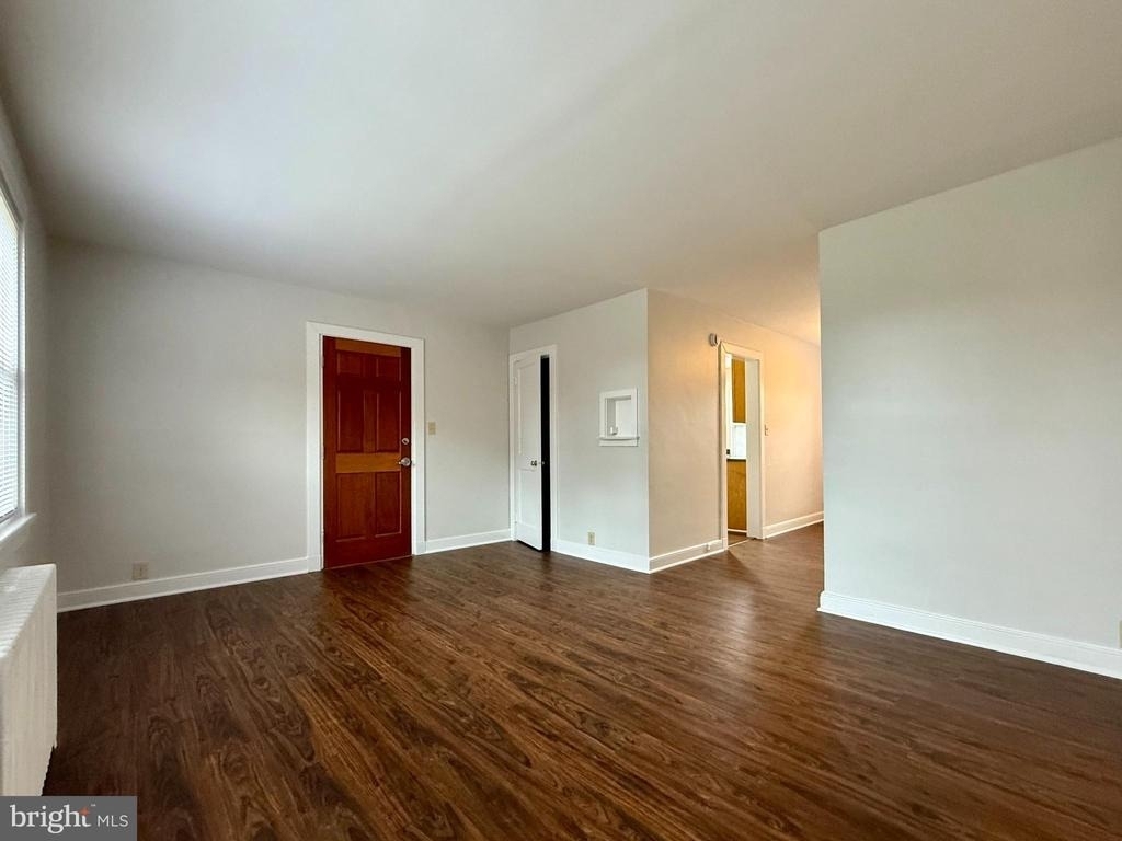 1400 Kenmore Avenue - Photo 2