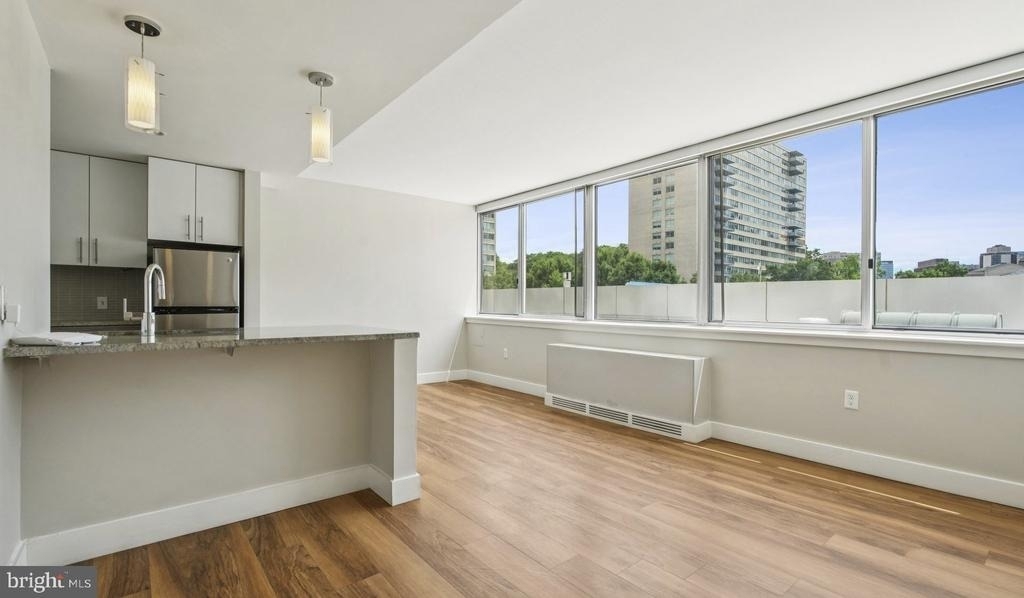 2200 Benjamin Franklin Parkway - Photo 27