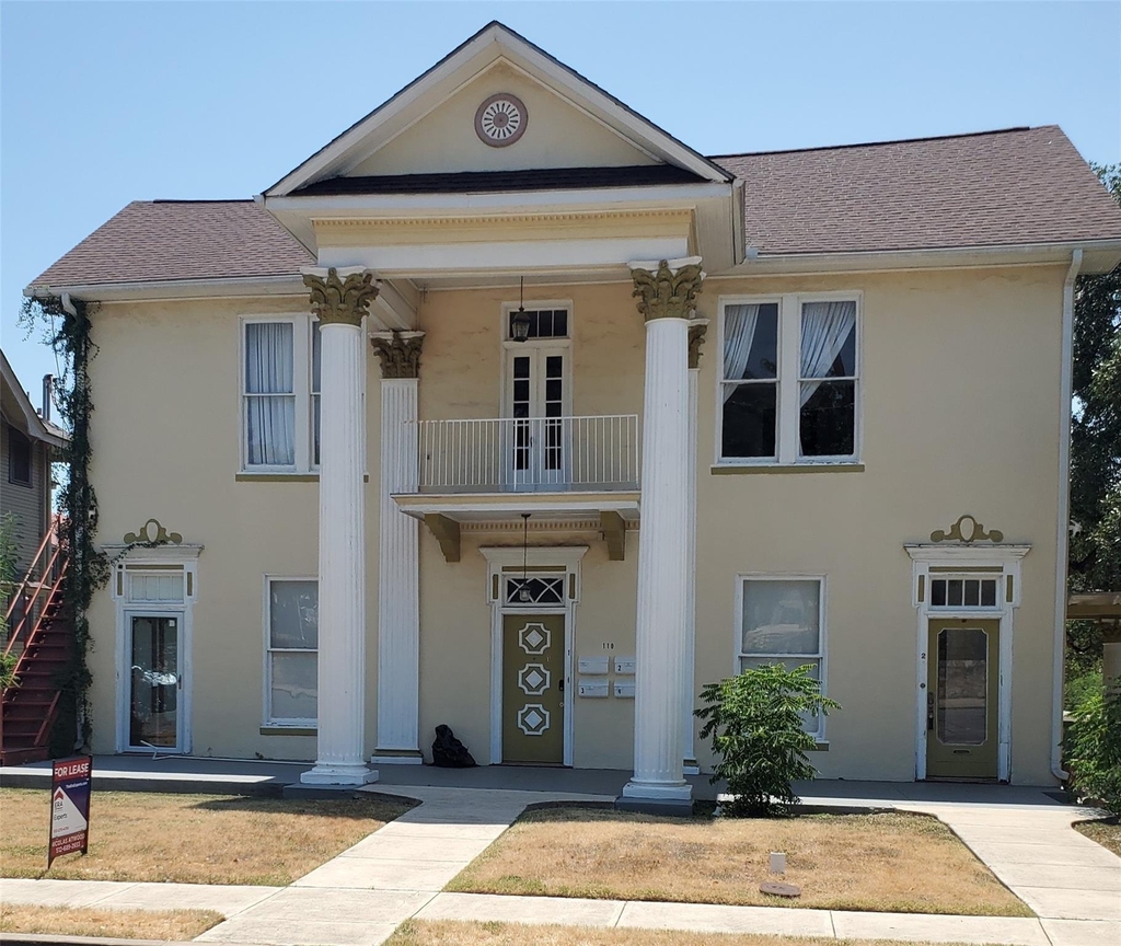 110 E Craig Pl - Photo 0