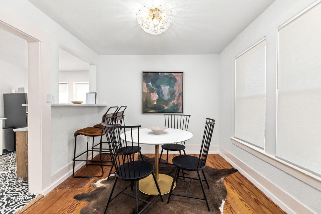 110 E Craig Pl - Photo 5