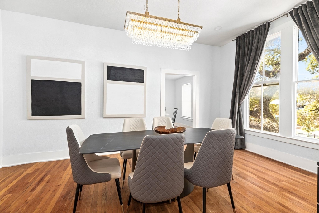 110 E Craig Pl - Photo 3