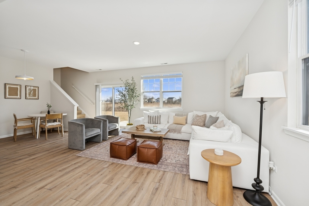 271 Barrett Drive - Photo 2