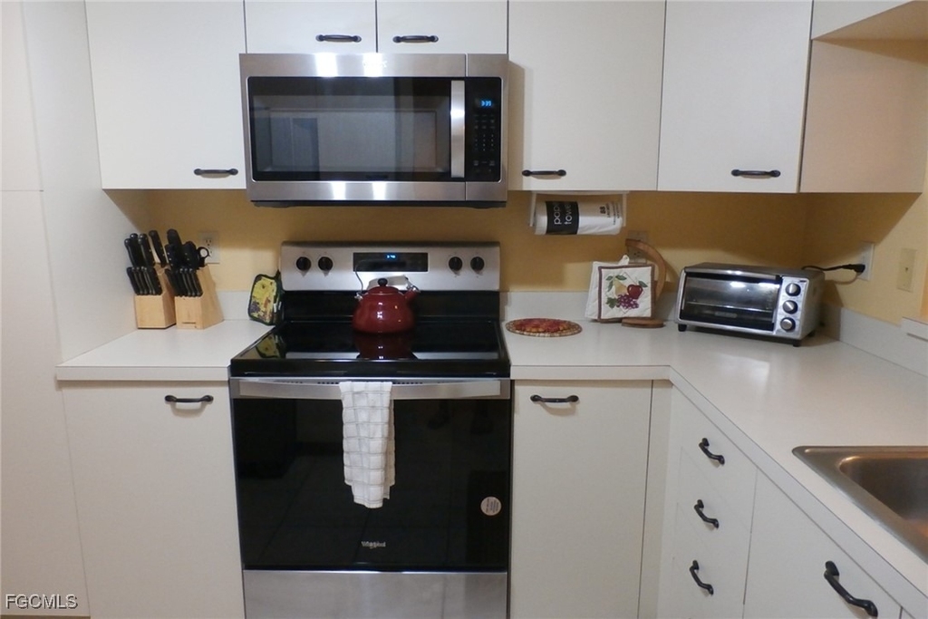 12150 Kelly Sands Way - Photo 2