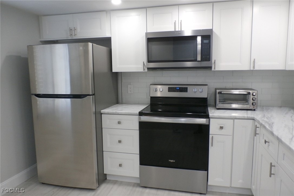 11110 Caravel Circle - Photo 11